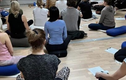 Välkommen till infoträff: Introduktion till kursen Klimakteriet förstå kroppen i förändring – ett fördjupande program om kvinnohälsa